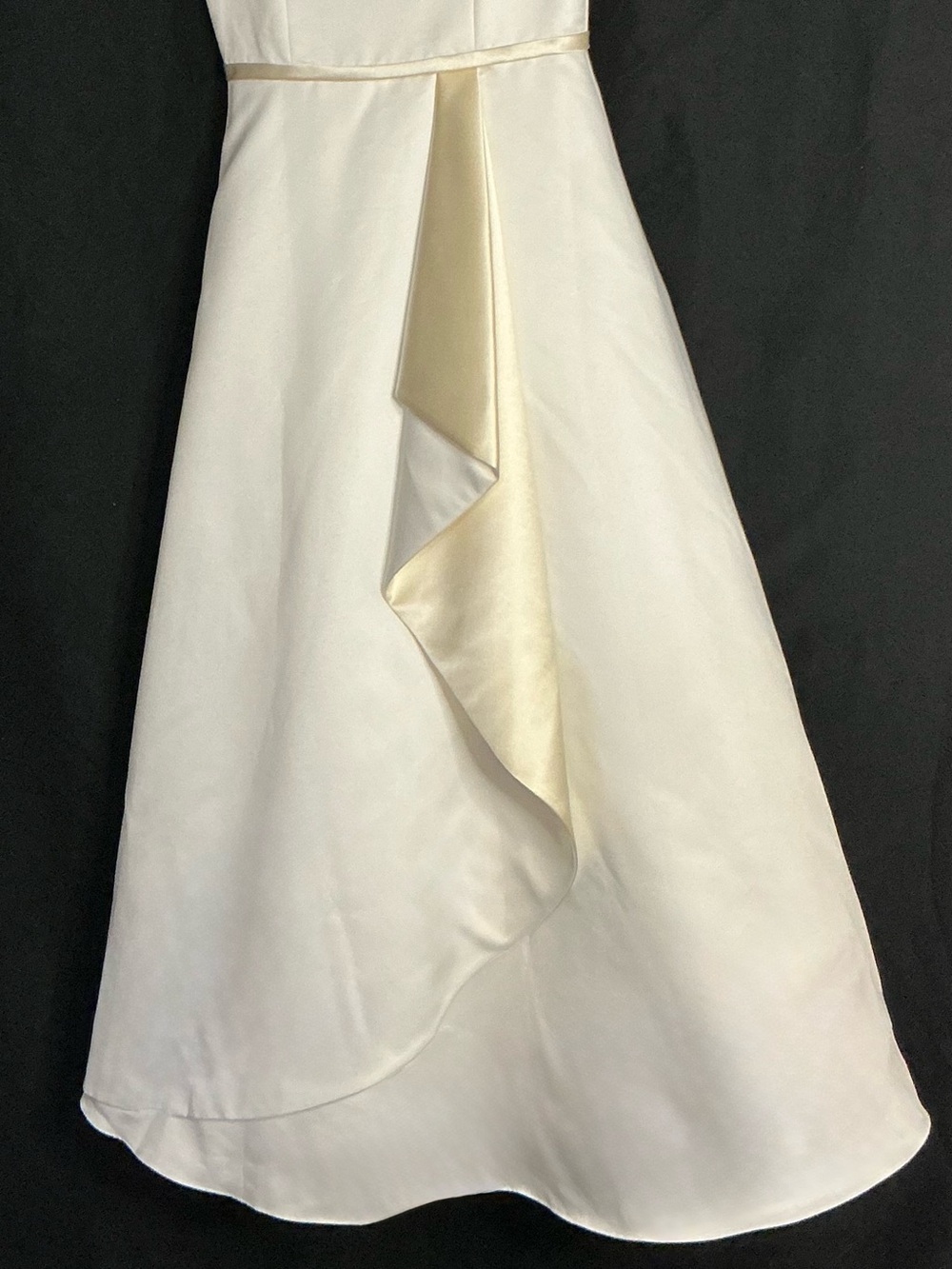 David’s Bridal youth gown - Picture 5 of 8